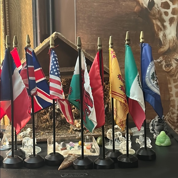 Meet your Posher, Antonio Buendia - Picture 1 of 4